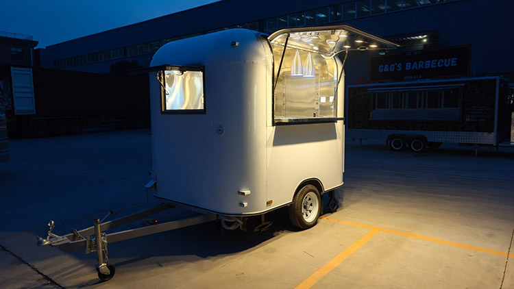 Gladys-Catering-Traiiler-7